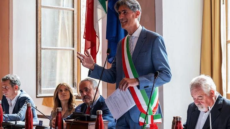 Fra gli interventi anche la riqualificazione di piazzale Nenni propedeutica alla rivisitazione dei parcheggi di Montepulciano Nella foto il sindaco Angiolini Fra gli interventi anche la riqualificazione di piazzale Nenni propedeutica alla rivisitazione dei parcheggi di Montepulciano Nella foto il sindaco Angiolini