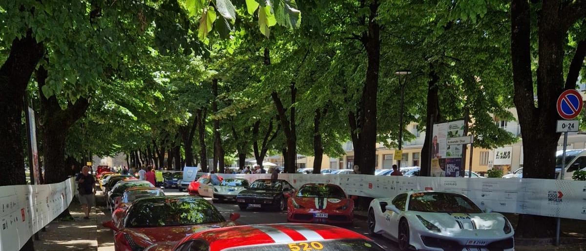 La Mille Miglia a Sansepolcro: un successo di pubblico, passione e bellezza