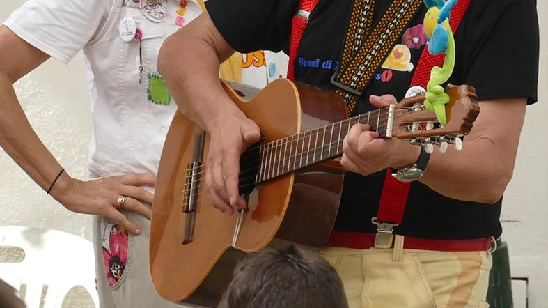 Grande festa in piazza della chiesa a Le Piastre, organizzata dalla Proloco Alta Valle del Reno, che nei giorni scorsi... Grande festa in piazza della chiesa a Le Piastre, organizzata dalla Proloco Alta Valle del Reno, che nei giorni scorsi...