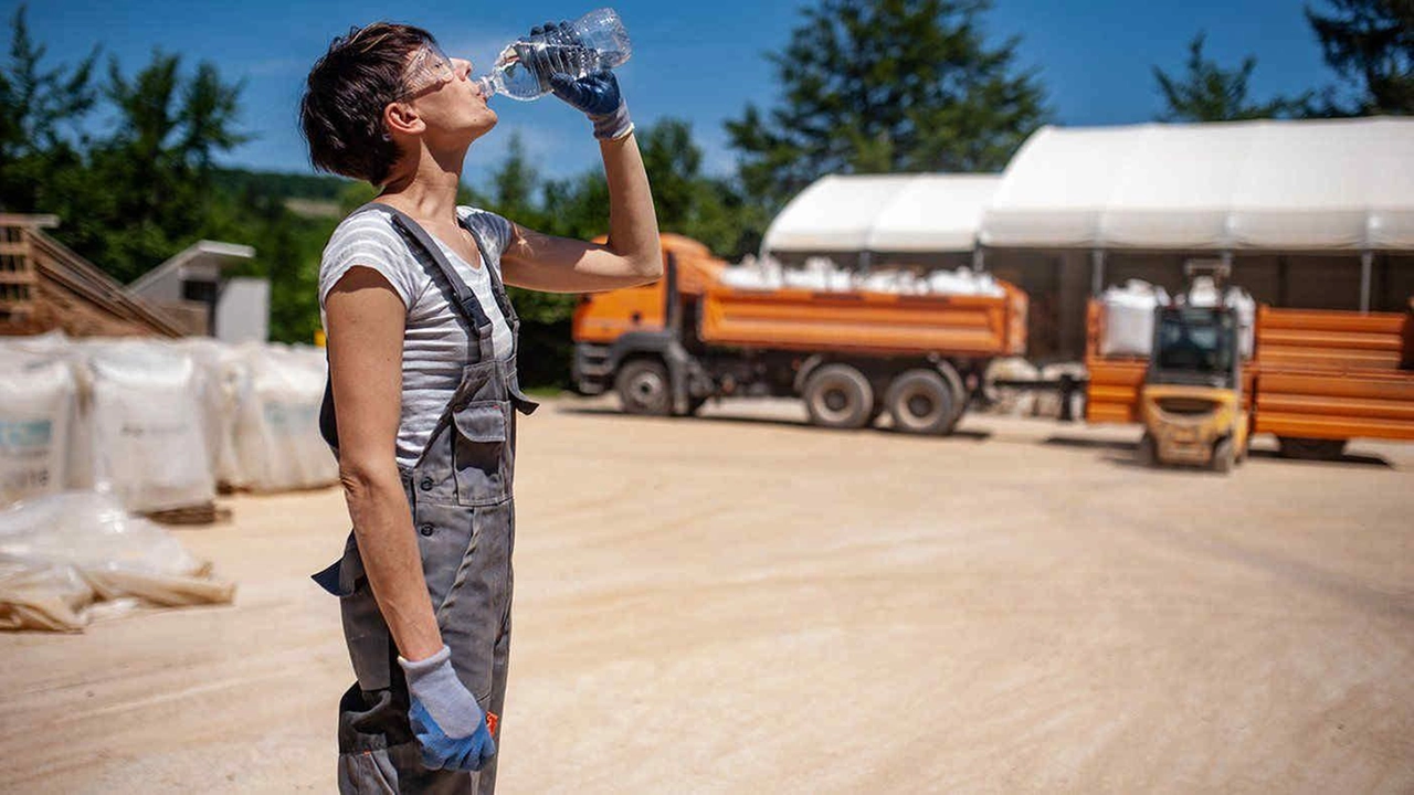Emergenza caldo torrido. La Regione ordina lo stop ai lavori nei cantieri edili, stradali e nei vivai