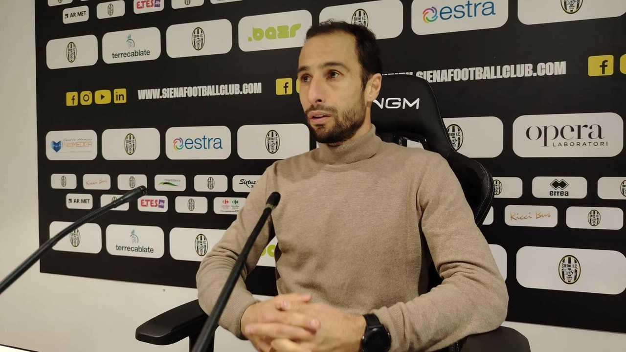 Il mister bianconero Tommaso Bellazzini è al lavoro sulla rosa