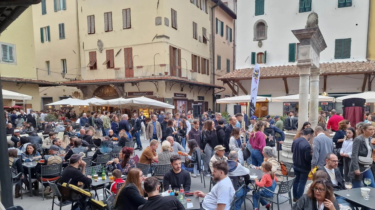 Sono stati 27 i locali che hanno partecipato all’evento, con. 150 etichette, da degustare in un percorso nel centro Sono stati 27 i locali che hanno partecipato all’evento, con. 150 etichette, da degustare in un percorso nel centro