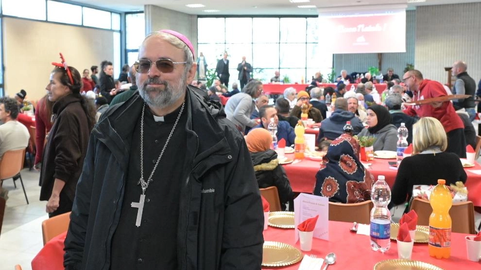 Alcuni momenti del pranzo di Natale organizzato dalla Comunità di Sant’Egidio alla presenza del vescovo Giulietti (Alcide) Alcuni momenti del pranzo di Natale organizzato dalla Comunità di Sant’Egidio alla presenza del vescovo Giulietti (Alcide)
