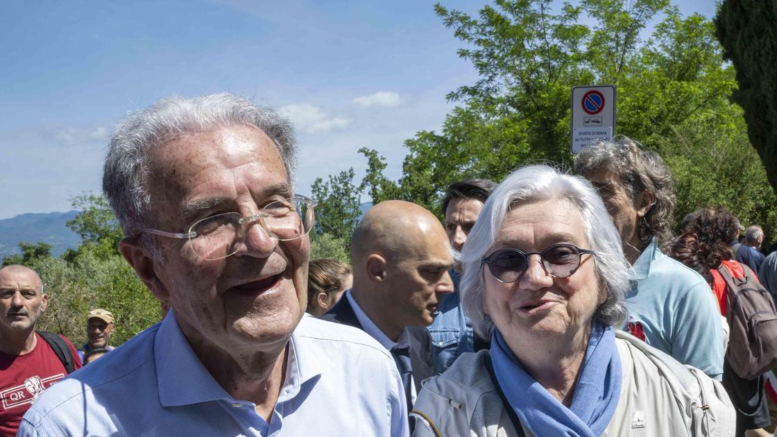 Sulle orme di don Milani: "La sua lezione senza tempo?. Non esiste guerra giusta"