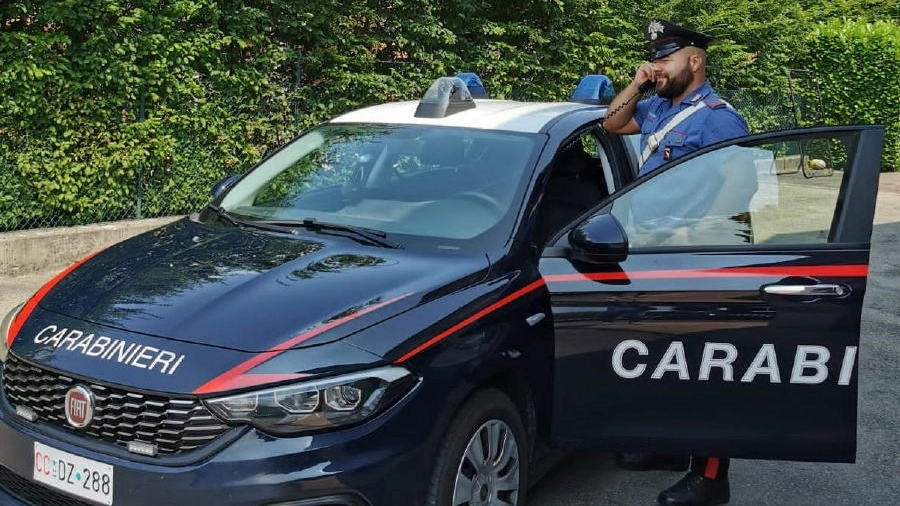 Una pattuglia dei carabinieri Una pattuglia dei carabinieri