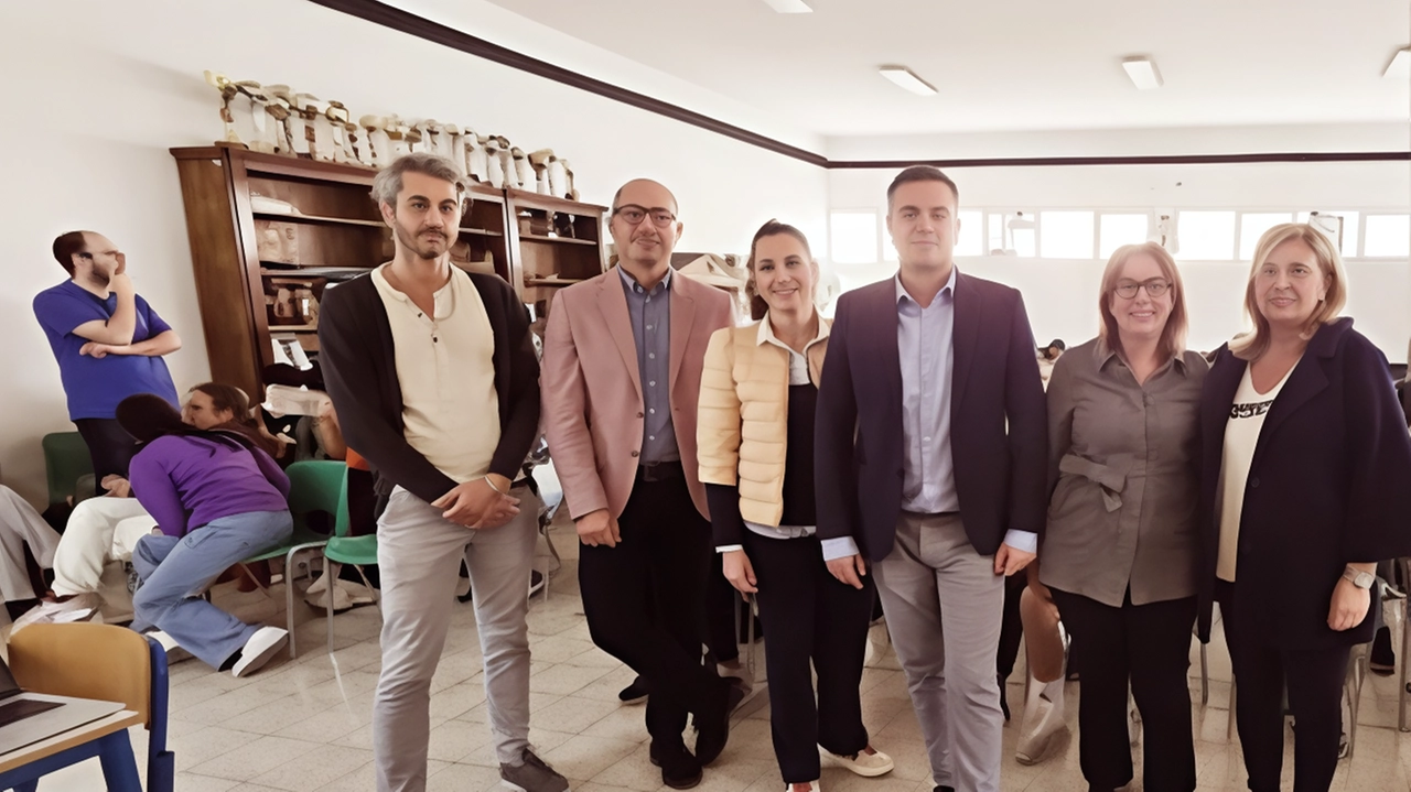E’ stato presentato agli studenti di Fucecchio il nuovo progetto del concorso ’Amici per la pelle’ che culminerà a Milano