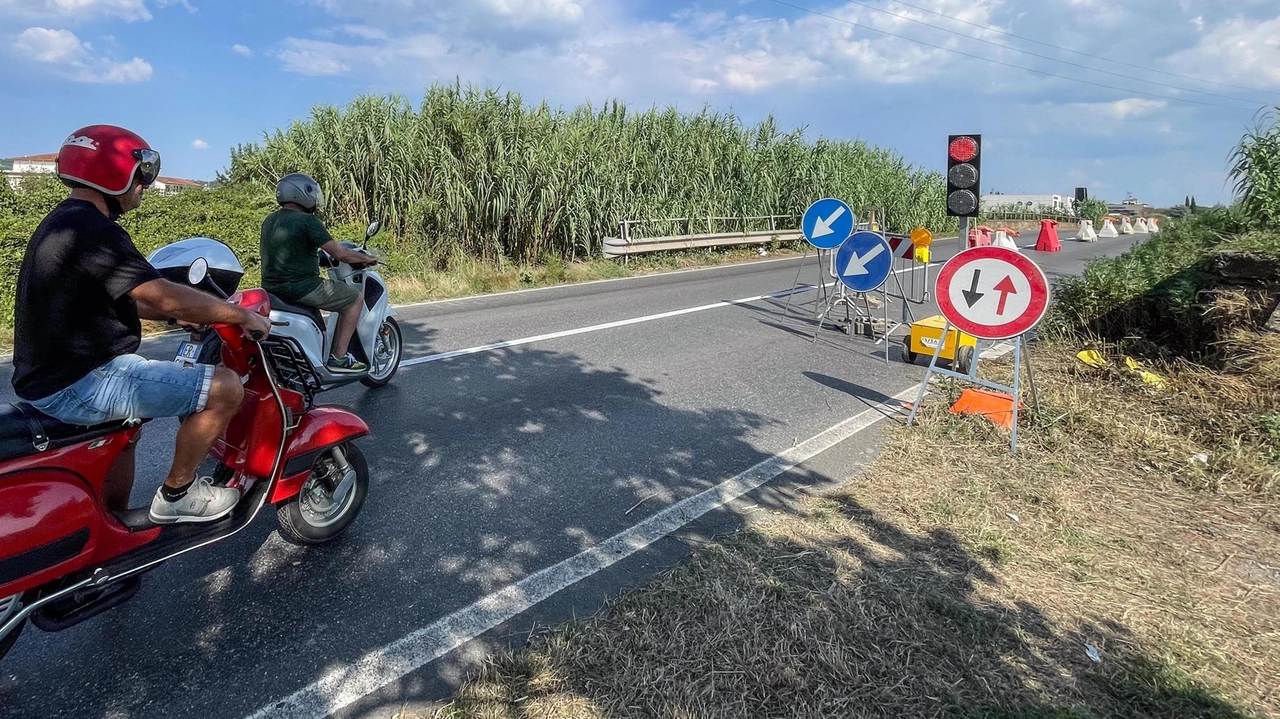 Il tratto della Sr429 è stato parzialmente chiuso a causa dell’ordinanza della Procura di Firenze che sta indagando sull’incidente mortale costato la vita al 26enne Lorenzo De Luca Il tratto della Sr429 è stato parzialmente chiuso a causa dell’ordinanza della Procura di Firenze che sta indagando sull’incidente mortale costato la vita al 26enne Lorenzo De Luca