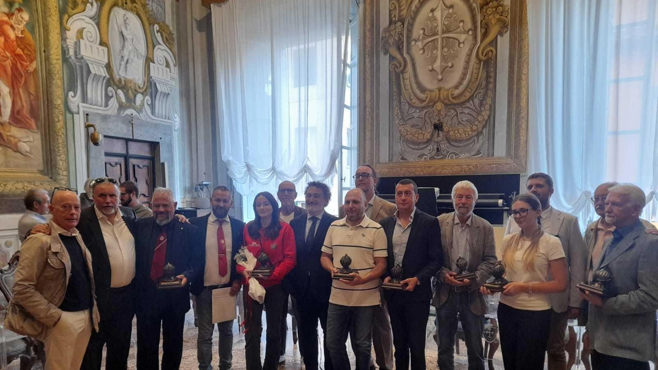 Nello splendido palcoscenico della sala delle Baleari si è tenuta la cerimonia di premiazione del premio Il Morione. che si rinnova ormai da quasi 40 anni Nello splendido palcoscenico della sala delle Baleari si è tenuta la cerimonia di premiazione del premio Il Morione. che si rinnova ormai da quasi 40 anni