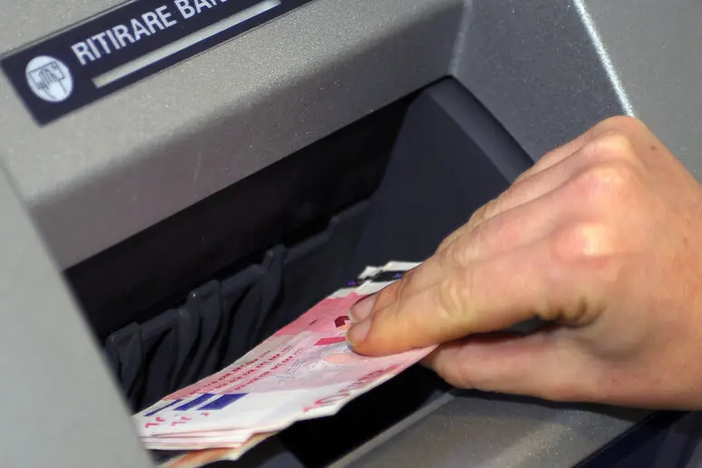 Soldi scomparsi dal conto corrente, Poste deve risarcire l’intero importo