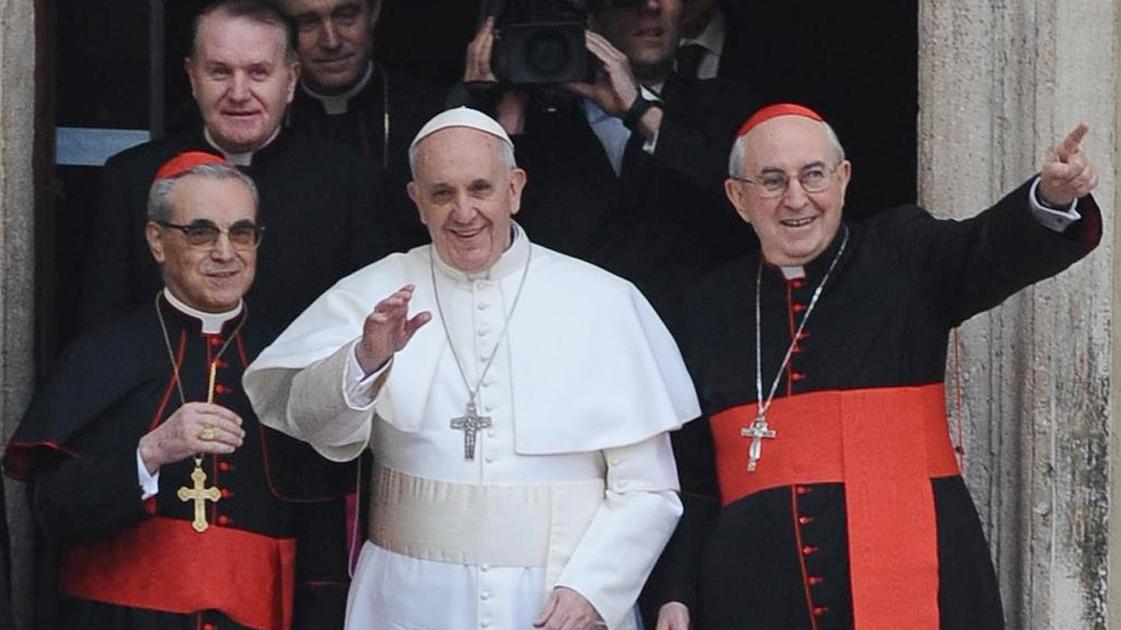 i vescovi toscani al fianco di papa francesco lojudice preghiamo per lui