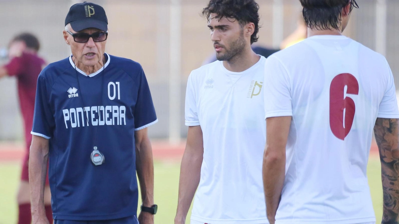 Leonardo Menichini e l’amichevole di sabato (foto Germogli) Leonardo Menichini e l’amichevole di sabato (foto Germogli)