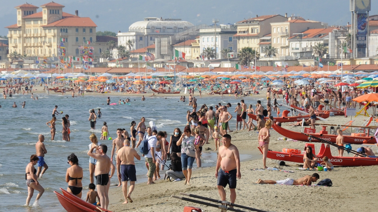 La spiaggia di Viareggio foto umicini/mozzi La spiaggia di Viareggio foto umicini/mozzi