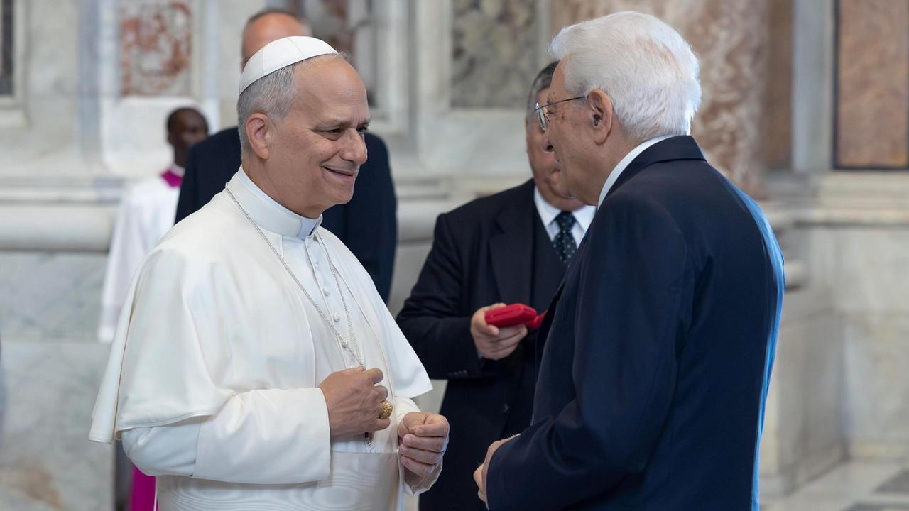Mattarella a San Pietro per Acutis e Frassati santi