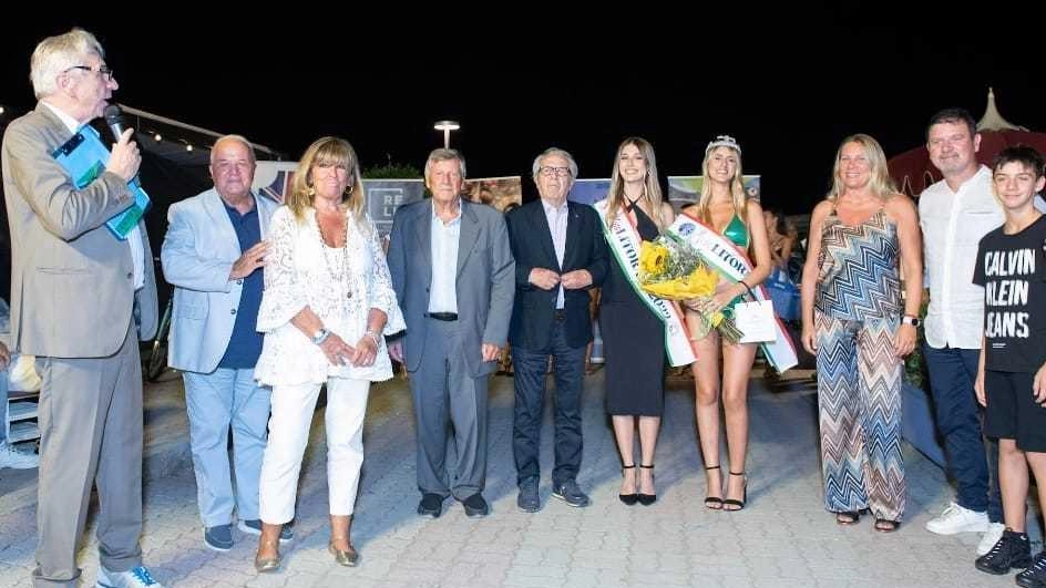 È Viola Ceccarini la vincitrice della quarantatreesima edizione di Miss Litorale, concorso di bellezza del litorale pisano, che da anni... È Viola Ceccarini la vincitrice della quarantatreesima edizione di Miss Litorale, concorso di bellezza del litorale pisano, che da anni...