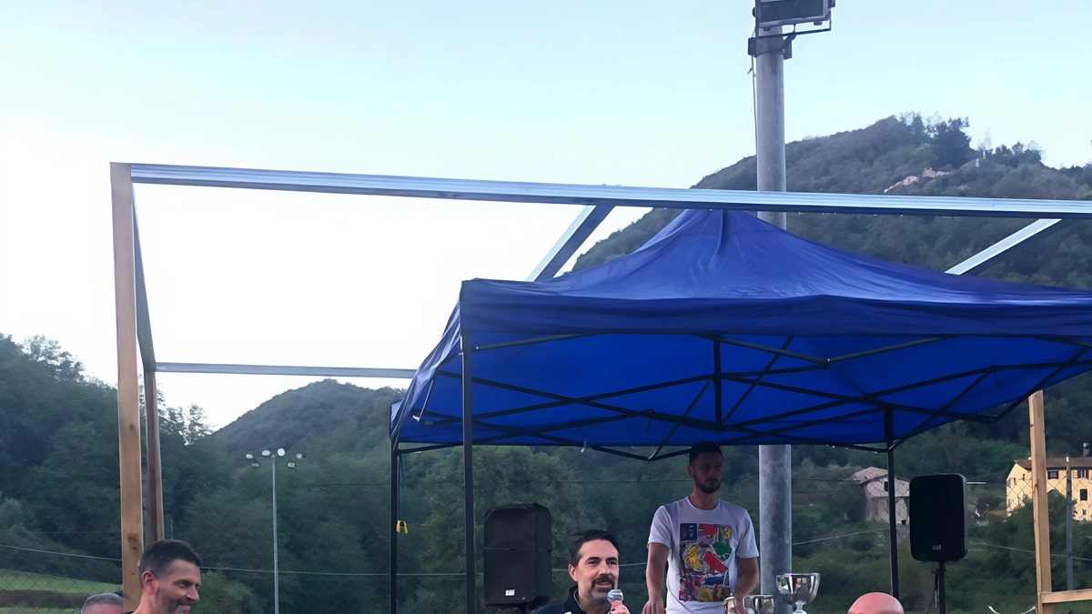 Il sindaco di Pescaglia, Andrea Bonfanti, durante la Premiazione dello «Sportivo dell’Anno 2025» Il sindaco di Pescaglia, Andrea Bonfanti, durante la Premiazione dello «Sportivo dell’Anno 2025»