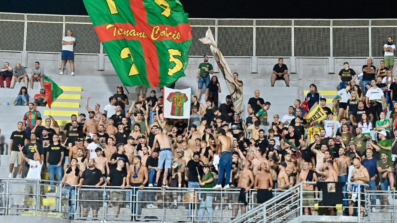 I tifosi rossoverdi in trasferta a Livorno I tifosi rossoverdi in trasferta a Livorno