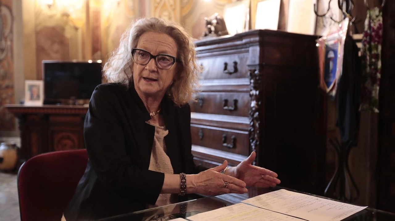Il sindaco di Siena, Nicoletta Fabio, interviene dopo le polemiche sulla bozza di regolamento che ’blinda’ le commissioni Il sindaco di Siena, Nicoletta Fabio, interviene dopo le polemiche sulla bozza di regolamento che ’blinda’ le commissioni