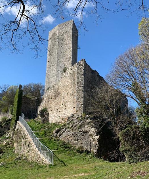 rocca silvana in rovina comune e asbuc indifferenti la denuncia dei cittadini