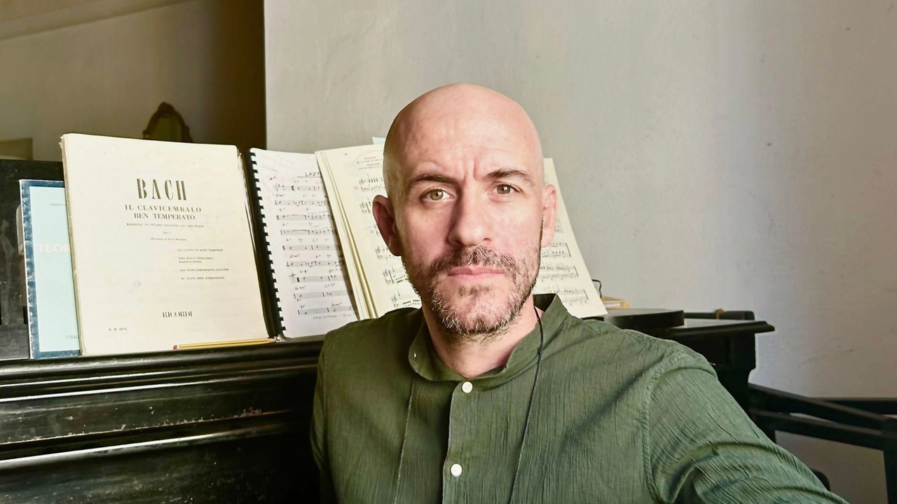 Tommaso Novi, musicista, cantautore e insegnante: alla scuola Bonamici inaugurerà il primo corso di composizione di musica per videogames Tommaso Novi, musicista, cantautore e insegnante: alla scuola Bonamici inaugurerà il primo corso di composizione di musica per videogames