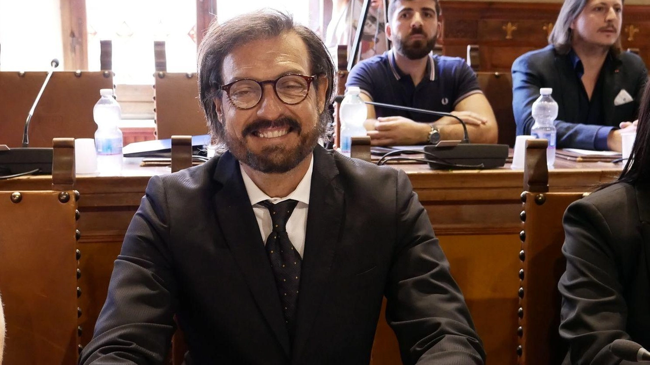 Carmine Maioriello capogruppo del Movimento 5 Stelle plaude alla scelta del Comune di eliminare asfalto Carmine Maioriello capogruppo del Movimento 5 Stelle plaude alla scelta del Comune di eliminare asfalto