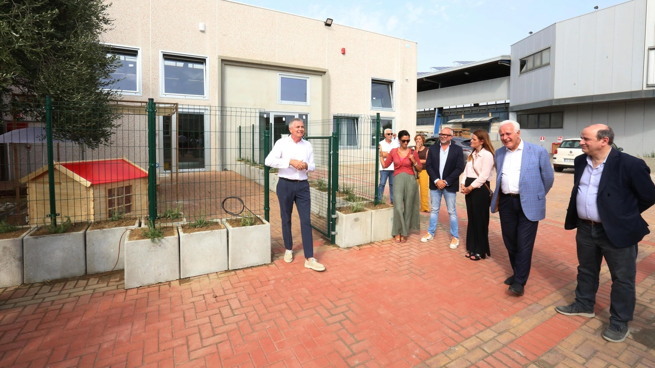 Presentazione nella zona industriale di Pontedera. L’intervento del governatore regionale Giani. Apre le porte La tana dei lupi. Il Ceo Gronchi: "Raccolte adesioni anche delle attività limitrofe" . Presentazione nella zona industriale di Pontedera. L’intervento del governatore regionale Giani. Apre le porte La tana dei lupi. Il Ceo Gronchi: "Raccolte adesioni anche delle attività limitrofe" .