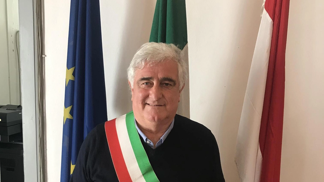 Saranno celebrati oggi alle 16.30, nella pieve di San Giovanni Battista a Pieve Fosciana, si terrà il funerale del sindaco Francesco Angelini, scomparso prematuramente all’ età di 71 anni Saranno celebrati oggi alle 16.30, nella pieve di San Giovanni Battista a Pieve Fosciana, si terrà il funerale del sindaco Francesco Angelini, scomparso prematuramente all’ età di 71 anni