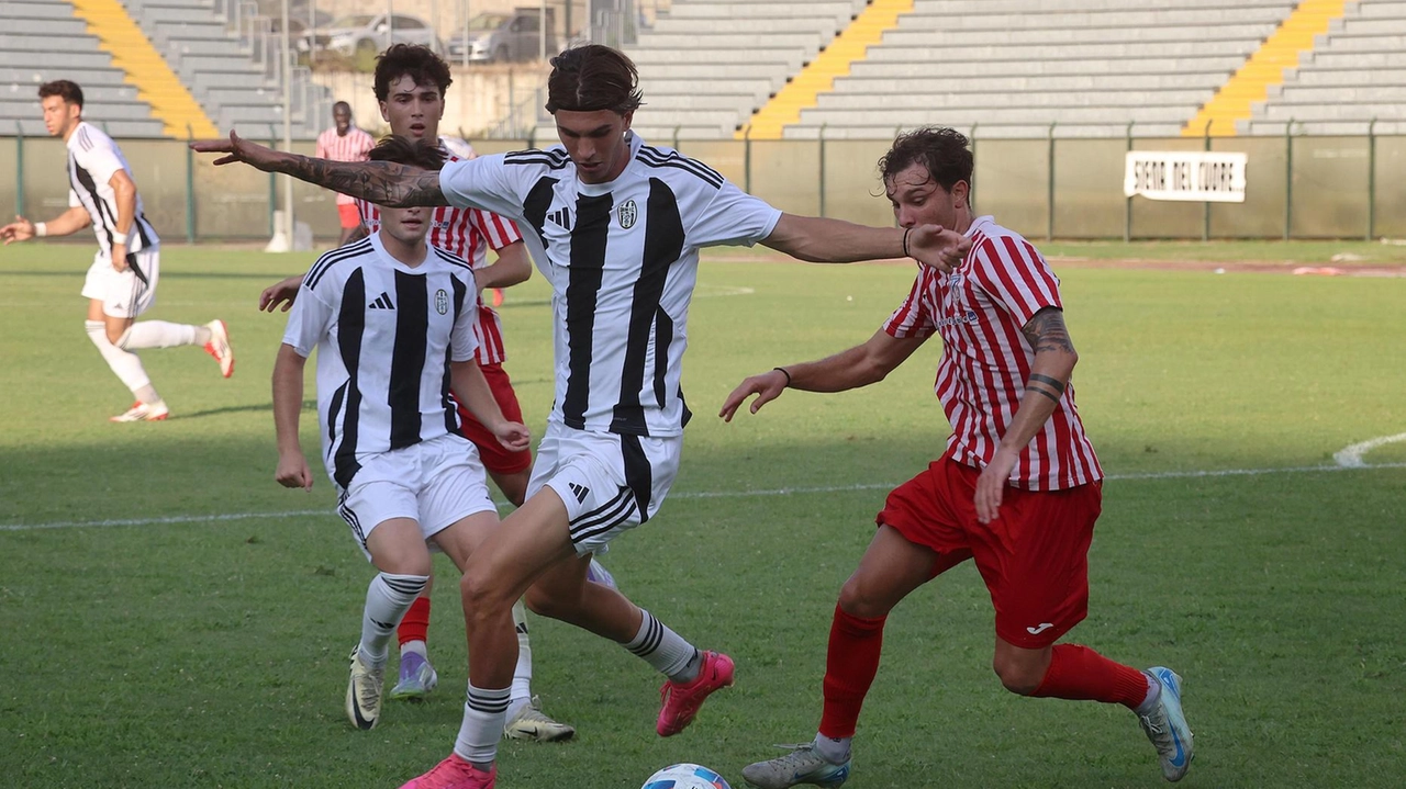 Un momento dell’amichevole al ’Franchi’ con il Ghiviborgo