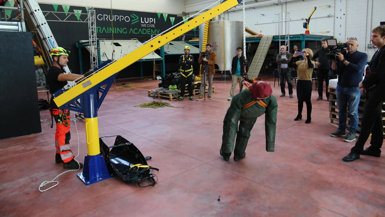 Il Gruppo Lupi - We Care scende in campo ricreando un cantiere. Così sarà possibile esercitarsi guidati da esperti del settore. Giacomo Gronchi: "Siamo imprenditori ma anche genitori e cittadini". Il Gruppo Lupi - We Care scende in campo ricreando un cantiere. Così sarà possibile esercitarsi guidati da esperti del settore. Giacomo Gronchi: "Siamo imprenditori ma anche genitori e cittadini".