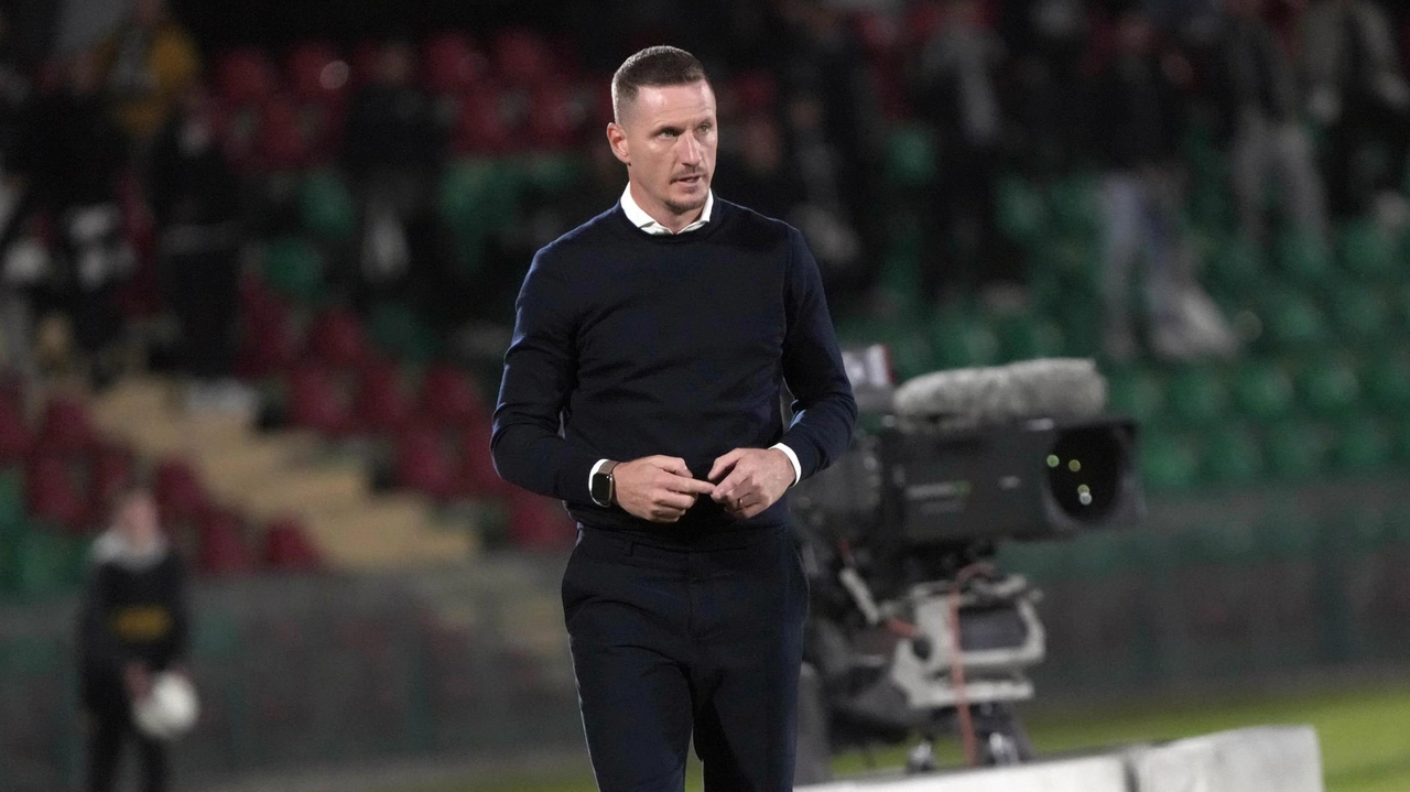 Duplice obiettivo per le Fere che giocano oggi pomeriggio: staccare il Pescara (che ieri ha perso) e tenere a distanza la Torres Duplice obiettivo per le Fere che giocano oggi pomeriggio: staccare il Pescara (che ieri ha perso) e tenere a distanza la Torres