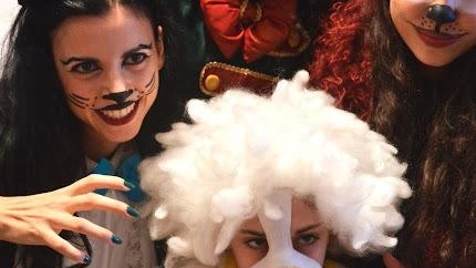 Stasera "Il brutto anatroccolo" domani in scena "Cappuccetto Rosso". Stasera "Il brutto anatroccolo" domani in scena "Cappuccetto Rosso".