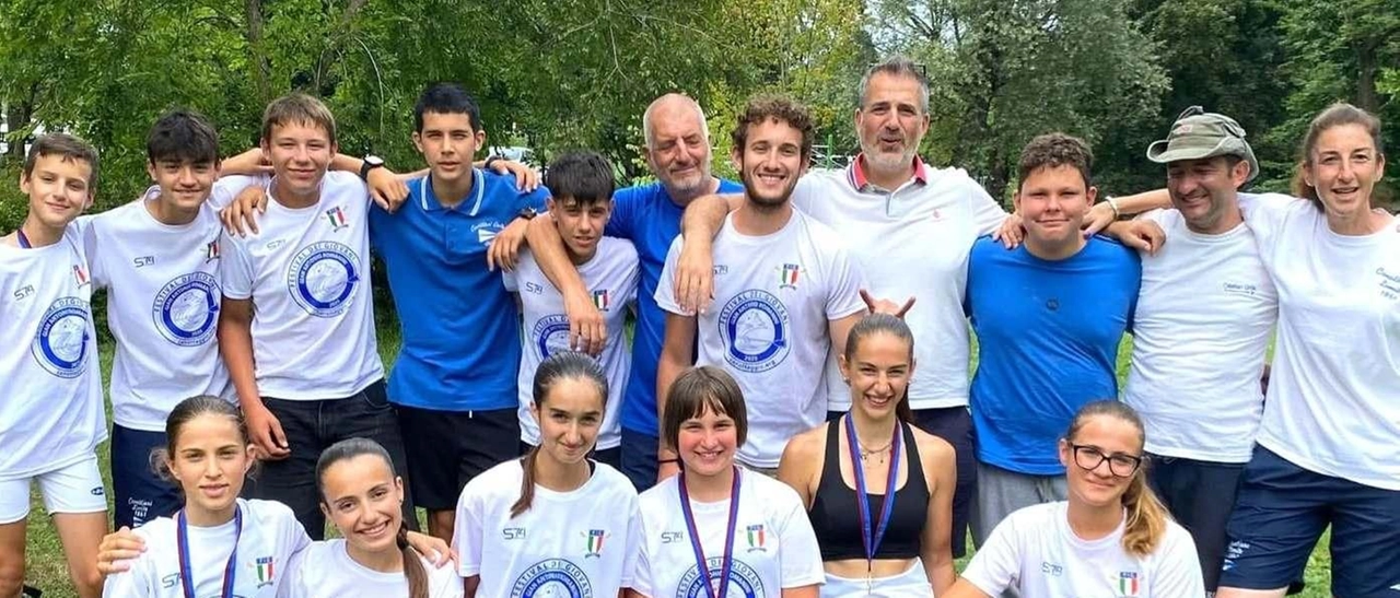 Canottieri Limite da record. Sedici medaglie al collo