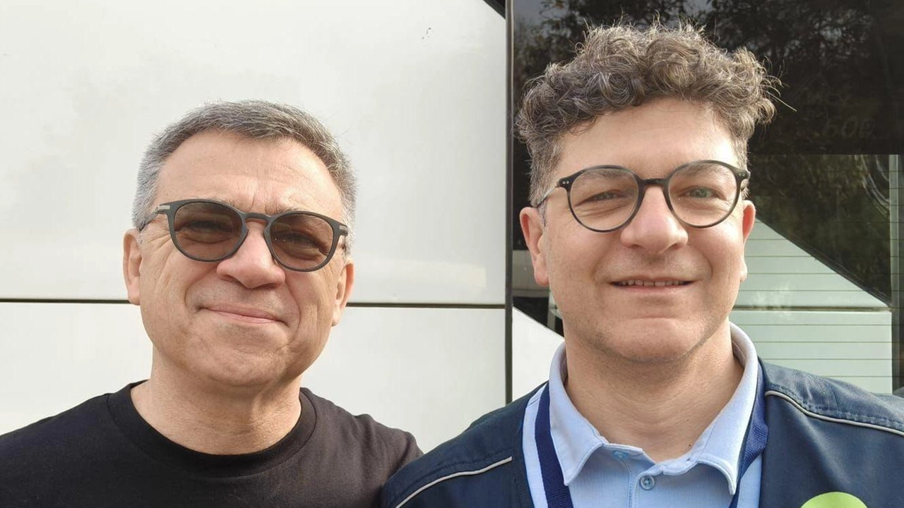 Da sinistra, Alfio Nicotra e Paolo Pezzati. In alto, madri con i figli a Rafah Da sinistra, Alfio Nicotra e Paolo Pezzati. In alto, madri con i figli a Rafah