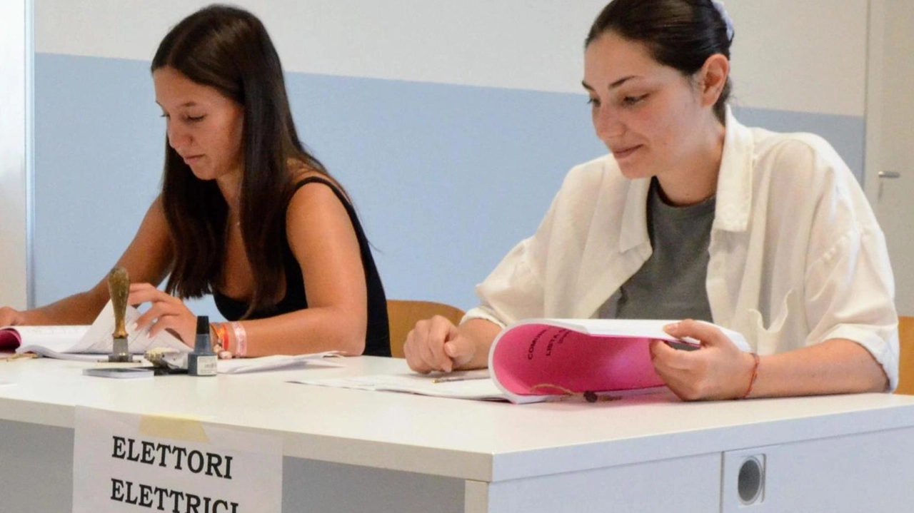 Il Pd presenterà una rosa di dieci nomi alla segretaria toscana per la scelta finale. Incontri e fibrillazione nelle varie sezioni per persone che rappresentino dai monti al mare. Il Pd presenterà una rosa di dieci nomi alla segretaria toscana per la scelta finale. Incontri e fibrillazione nelle varie sezioni per persone che rappresentino dai monti al mare.