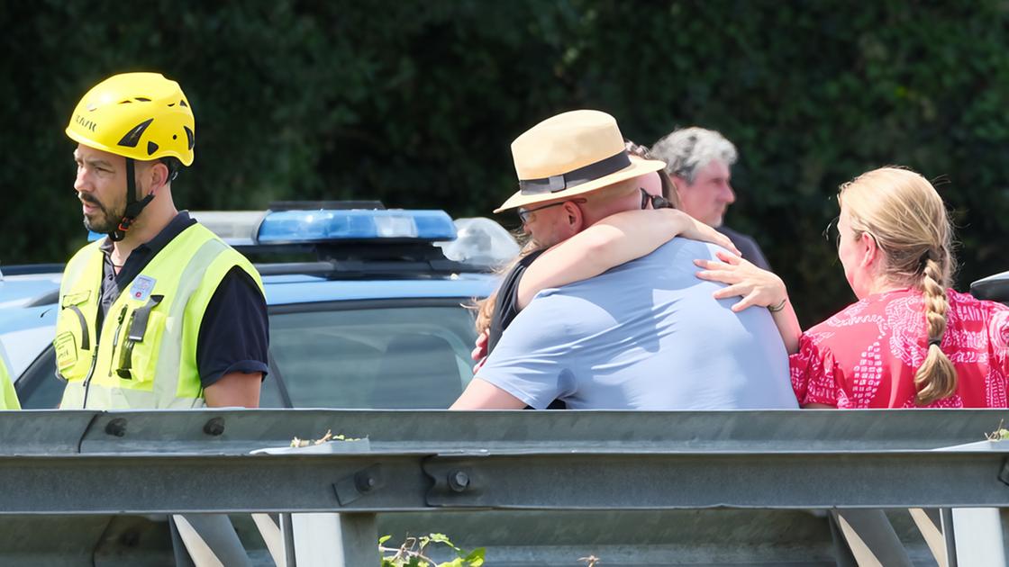 https://www.lanazione.it/image-service/view/acePublic/alias/contentid/ODA2NzE3NjMtYjdlYi00/0/la-tragedia-in-autostrada-ex-ferroviere-fiorentino-muore-nellambulanza-distrutta.jpeg?f=16:9&w=1200&h=630
