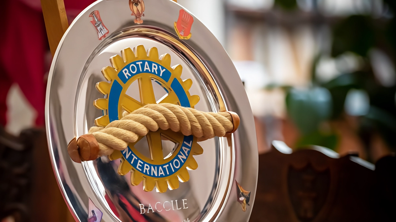 Oggi sarà assegnato alla contrada che ha meglio interpretato il corteo storico del Palio. Il premio quest’anno è stato offerto dal Rotary Club Monte Amiata . Oggi sarà assegnato alla contrada che ha meglio interpretato il corteo storico del Palio. Il premio quest’anno è stato offerto dal Rotary Club Monte Amiata .