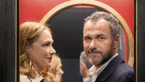 Una commedia per l’Epifania al Mancinelli. La stagione teatrale di Orvieto prosegue domani sera alle 21 con “Amanti“, il primo... Una commedia per l’Epifania al Mancinelli. La stagione teatrale di Orvieto prosegue domani sera alle 21 con “Amanti“, il primo...