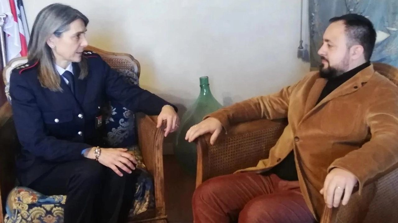 La comandante della municipale Barbara Belli con il sindaco Edoardo Prestanti