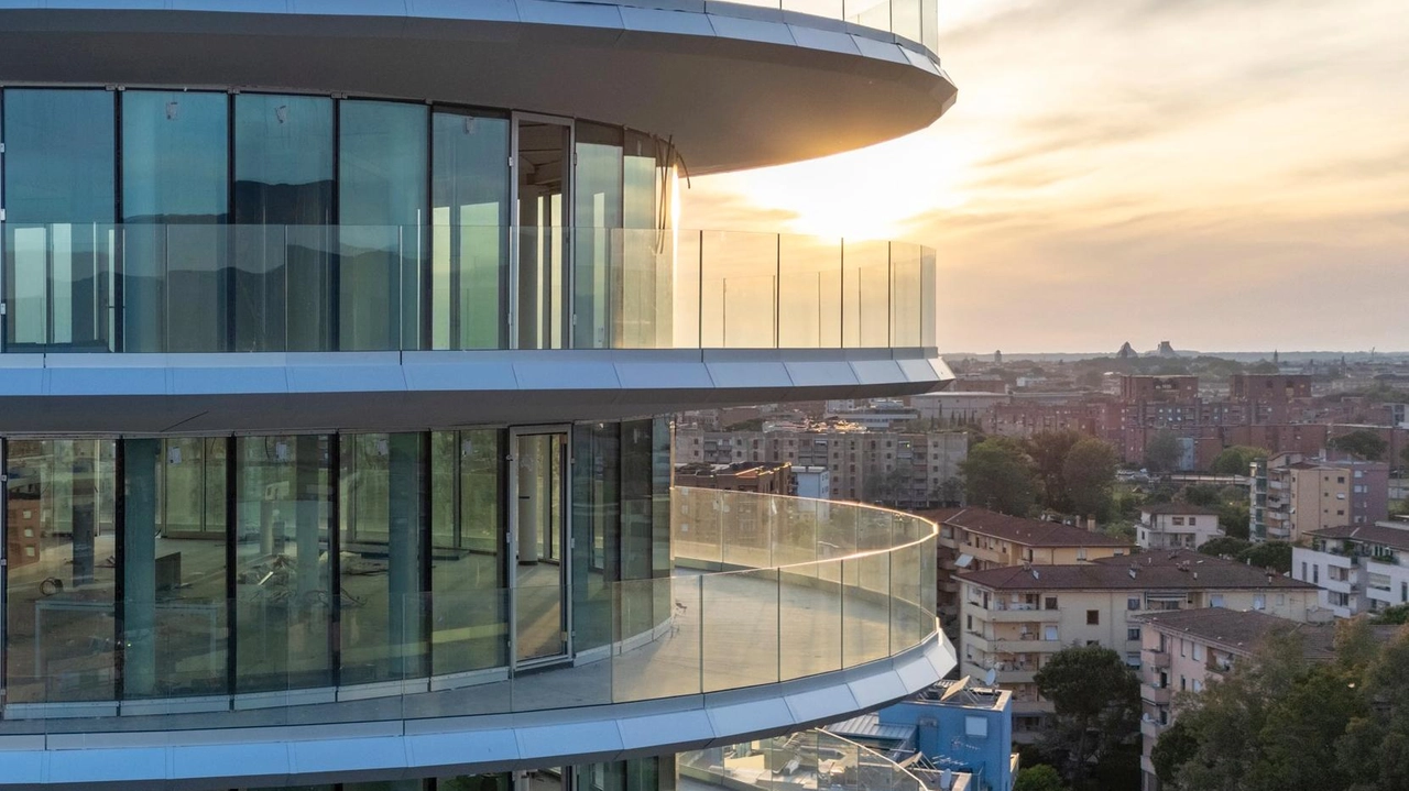 La Torre Nord si avvia ad essere la prima business tower pisana: opera di Ati Invest, società immobiliare del gruppo Ati Project proprietario dell’immobile La Torre Nord si avvia ad essere la prima business tower pisana: opera di Ati Invest, società immobiliare del gruppo Ati Project proprietario dell’immobile
