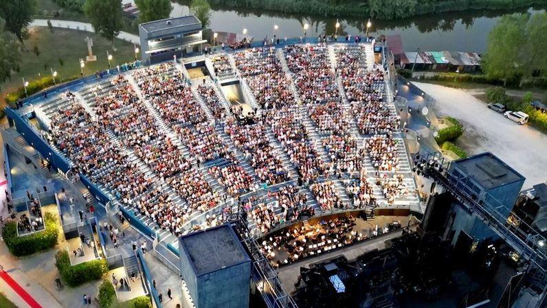 Una partenza alla grande. Tutto esaurito per Tosca. Una serata da record per presenze e incasso