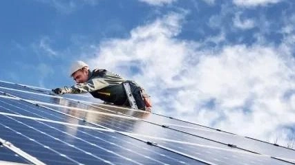 All’installazione delle enormi pale eoliche, i maremmani preferiscono il fotovoltaico All’installazione delle enormi pale eoliche, i maremmani preferiscono il fotovoltaico