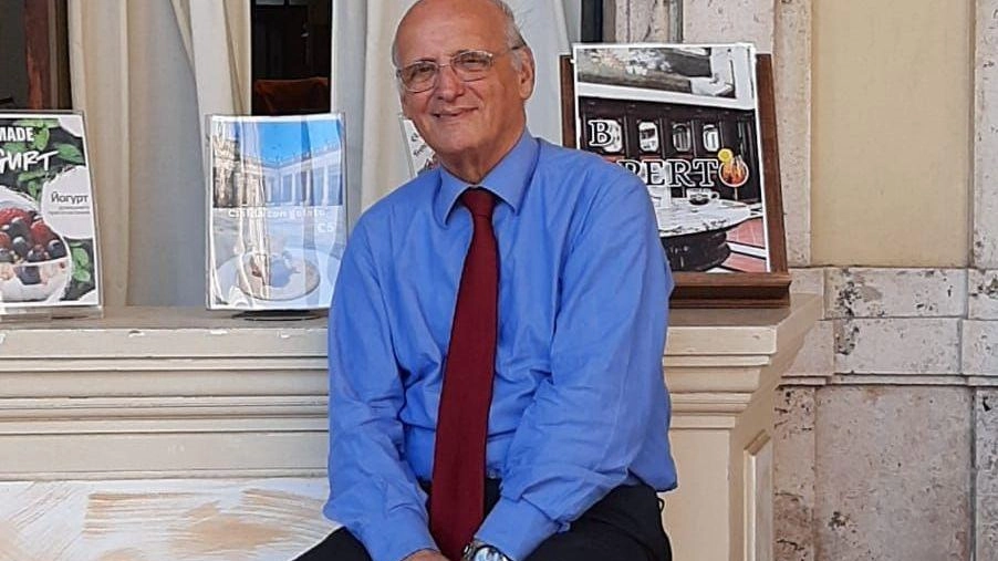 Il locale da ventiquattro anni è gestito da Renzo Borelli, riceverà il diploma floreale e la targa che sancisce l’appartenenza all’associazione Il locale da ventiquattro anni è gestito da Renzo Borelli, riceverà il diploma floreale e la targa che sancisce l’appartenenza all’associazione
