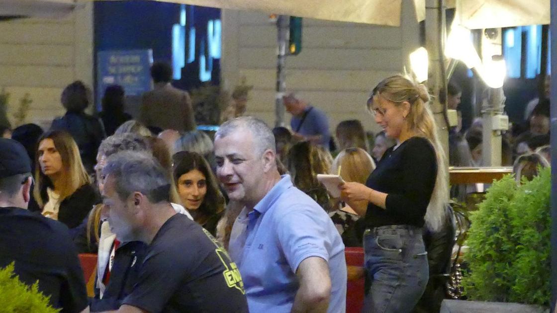 https://www.lanazione.it/image-service/view/acePublic/alias/contentid/ODAxOThmOTgtMGRjNy00/0/movida-risale-san-francesco-le-mille-mosse-di-bertelli-insidiano-piazza-grande-la-corsa-a-regina-della-notte.jpeg?f=16:9&w=1200&h=630