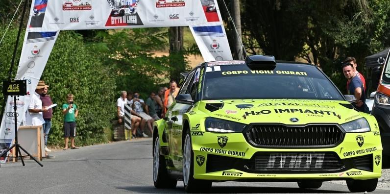https://www.lanazione.it/image-service/view/acePublic/alias/contentid/ODBhZWJmYWEtNmY2My00/0/citta-di-lucca-scalda-i-motori.jpeg