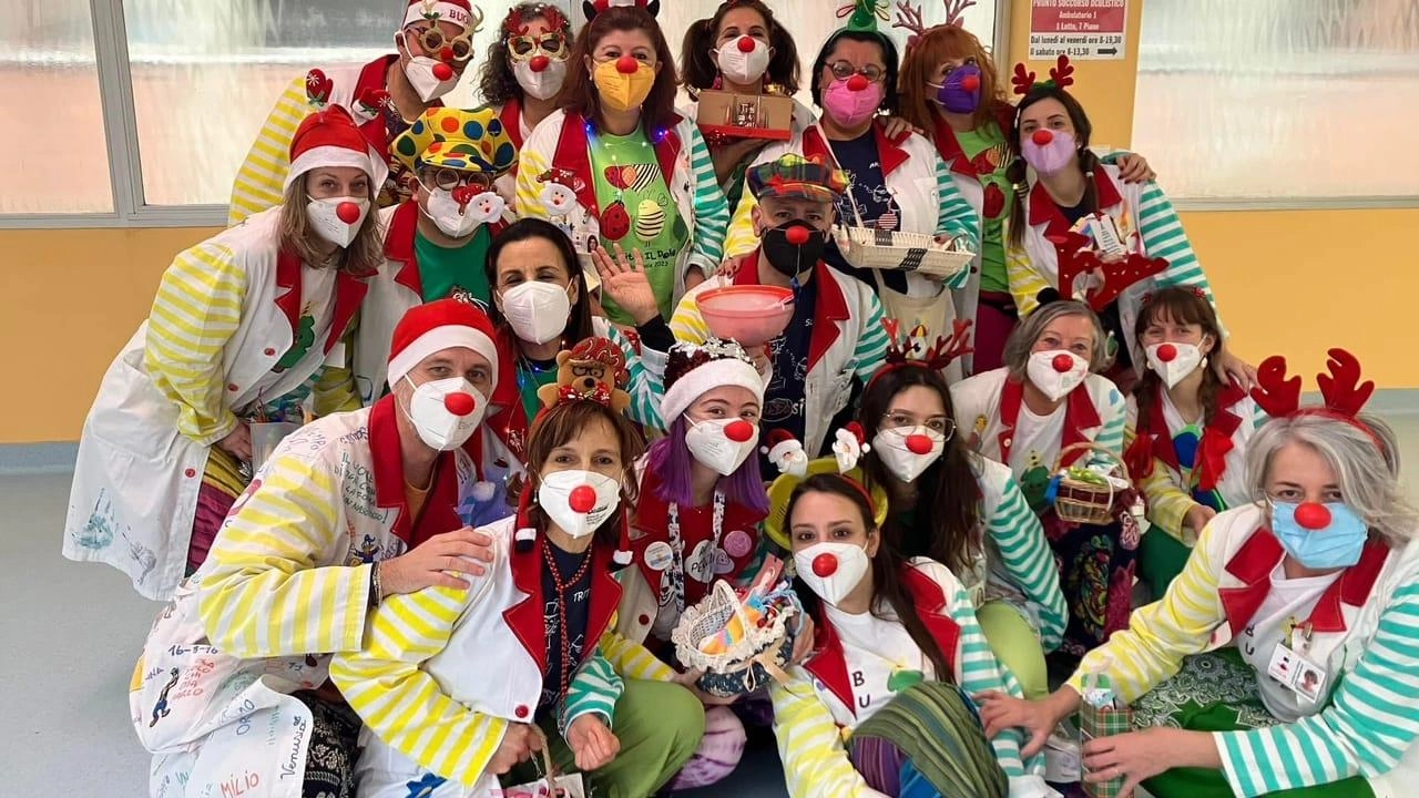 Nasienasi Vip Siena, associazione dei clown di corsia e volontari che opera da più di 20 anni a Siena, tornerà... Nasienasi Vip Siena, associazione dei clown di corsia e volontari che opera da più di 20 anni a Siena, tornerà...