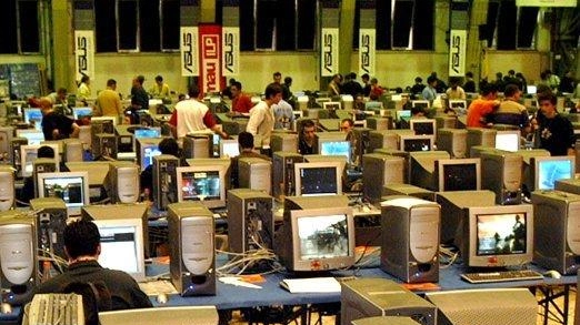 Nella foto d’archivio, una fiera Nella foto d’archivio, una fiera