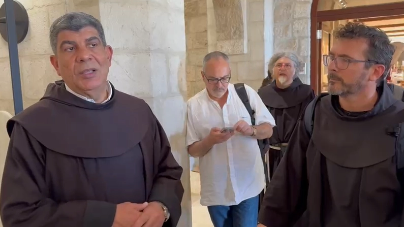 Vescovi toscani a Gerusalemme dopo attacco di Israele: “Portati fuori dalla città vecchia, cerchiamo voli per rientrare”