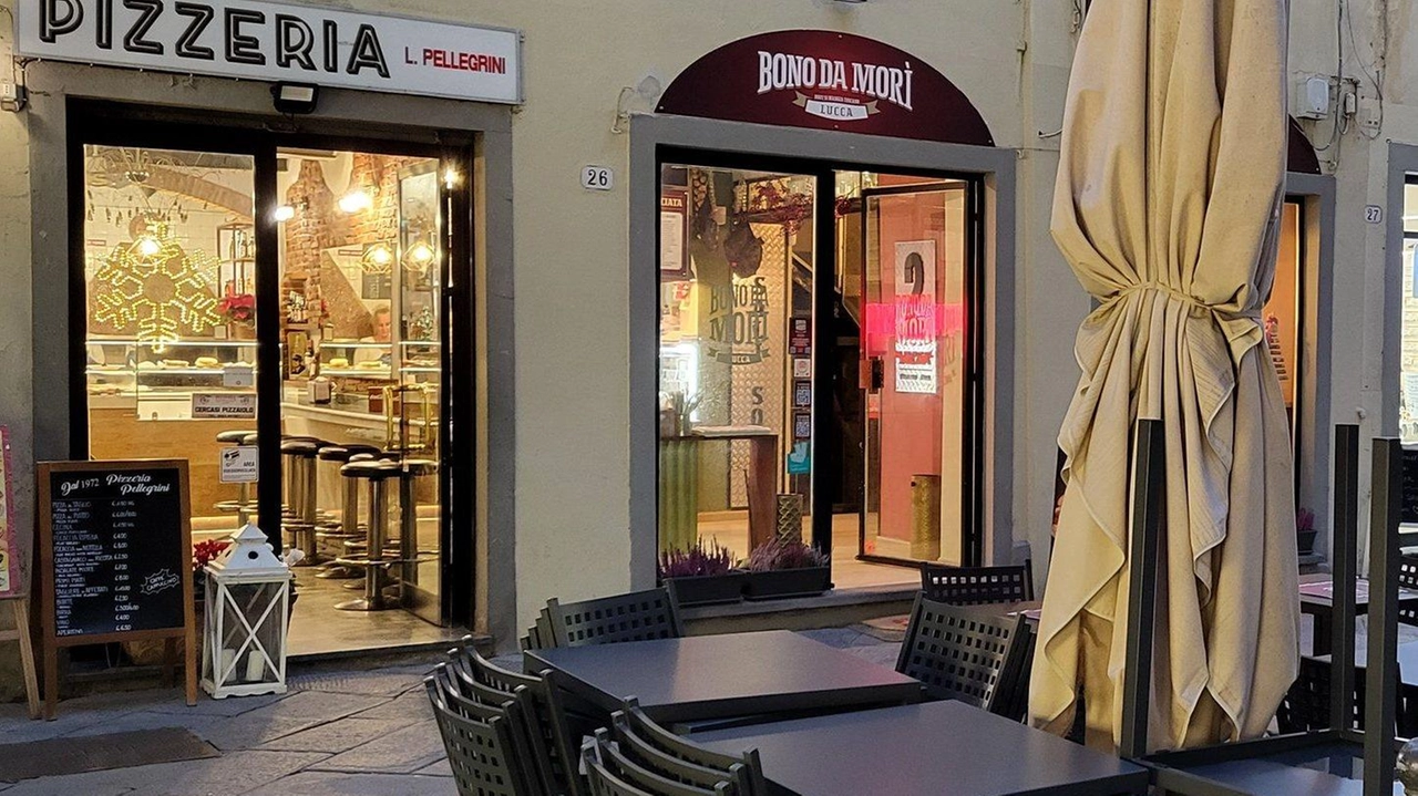 Lo storico locale alla riapertura dalle ferie ha fatto l’amara scoperta “Dei sei tavolini all’aperto, come accadeva oramai da decenni adesso ne abbiamo solo due: pronti a chiedere i danni al Comune“. Lo storico locale alla riapertura dalle ferie ha fatto l’amara scoperta “Dei sei tavolini all’aperto, come accadeva oramai da decenni adesso ne abbiamo solo due: pronti a chiedere i danni al Comune“.
