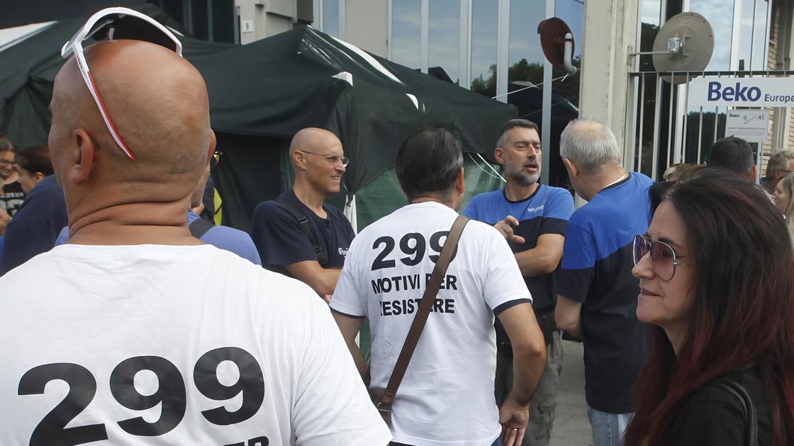 Beko, varata la legge. Oggi assemblea dei lavoratori sul futuro del sito Beko, varata la legge. Oggi assemblea dei lavoratori sul futuro del sito