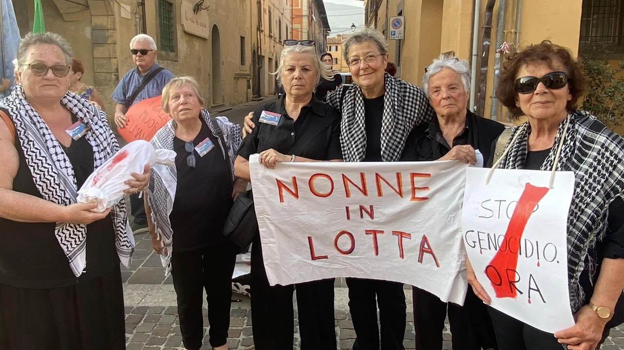 A Cascina, il grido per la pace a Gaza e nel mondo intero attraversa generazioni, colorando Corso Giacomo Matteotti di... A Cascina, il grido per la pace a Gaza e nel mondo intero attraversa generazioni, colorando Corso Giacomo Matteotti di...