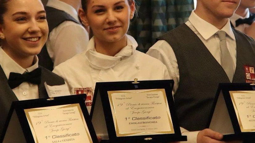 I tre giovani vincitori hanno ricevuto anche un incentivo scolastico